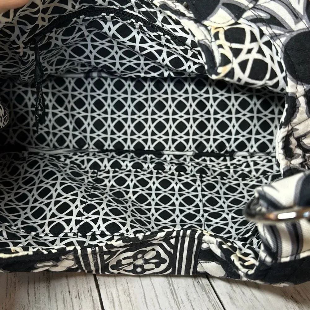 Vera Bradley Shoulder Bag Quilted Magnetic Closure Black White Floral‎ LOOK - Picture 9 of 11
